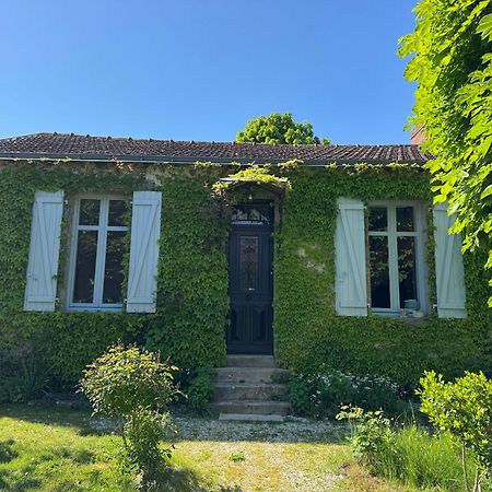 Cottage-Saint Laurent Sur Sevre Exteriör bild