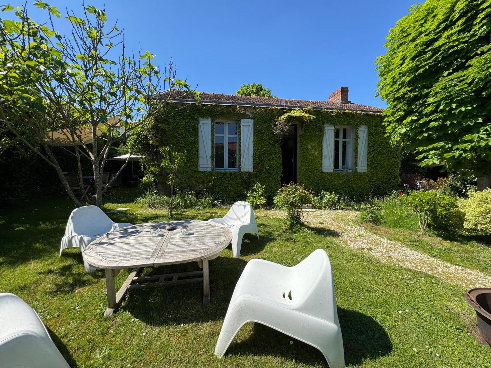 Cottage-Saint Laurent Sur Sevre Exteriör bild